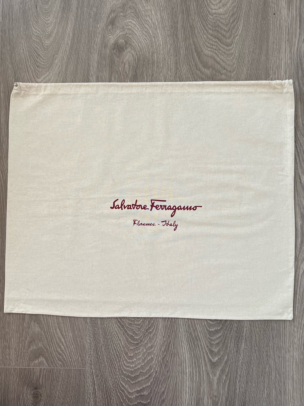 Ferragamo dust bag (C822)